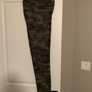 Duluth Trading NOGA slim leg cammo leggings M 29” length
